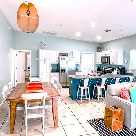 Eye-Catching Property W/ Picturesque Coastal Views غولف شورز المظهر الخارجي الصورة