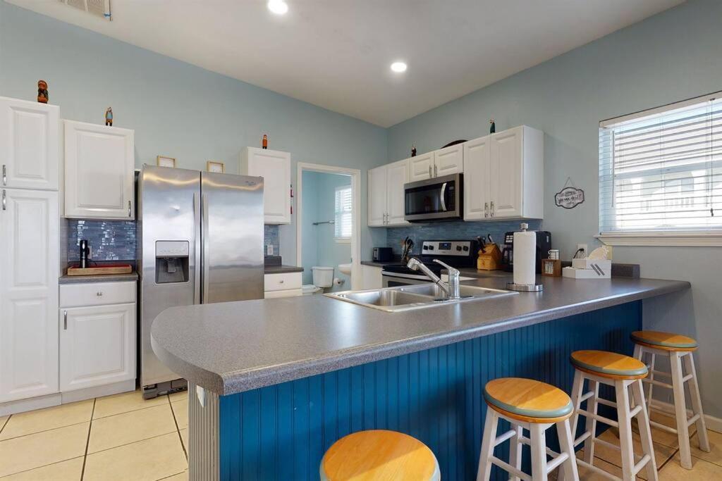 Eye-Catching Property W/ Picturesque Coastal Views غولف شورز المظهر الخارجي الصورة