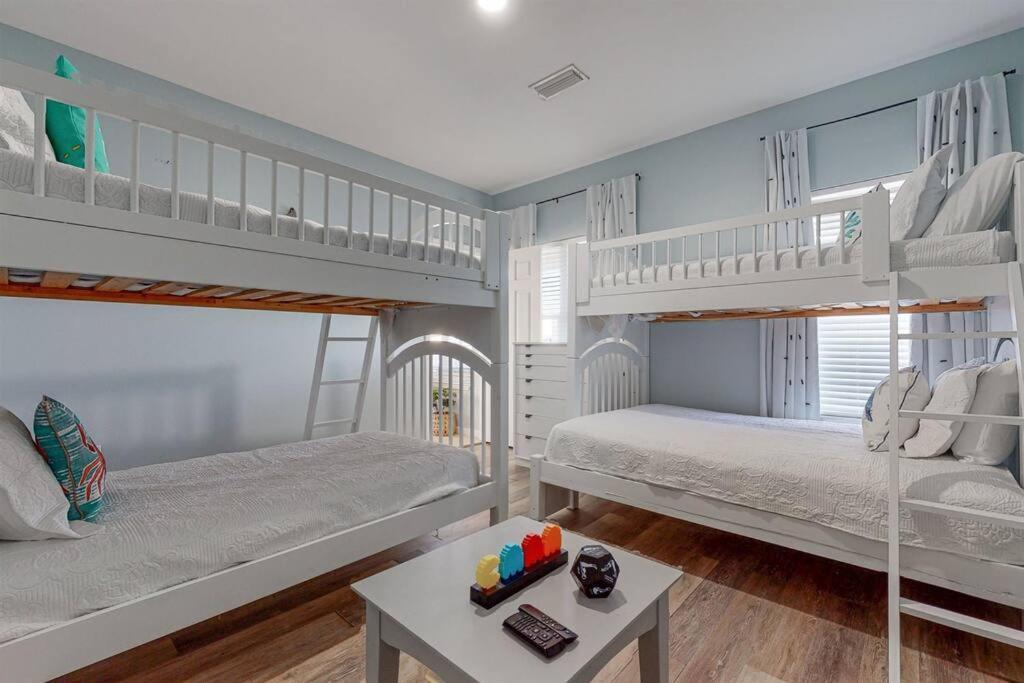 Eye-Catching Property W/ Picturesque Coastal Views غولف شورز المظهر الخارجي الصورة