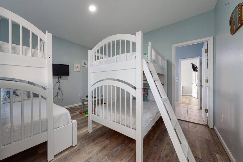 Eye-Catching Property W/ Picturesque Coastal Views غولف شورز المظهر الخارجي الصورة